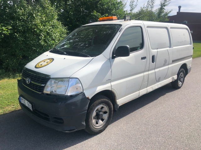 930355-1 Toyota HiAce 2.5 4WD -2011