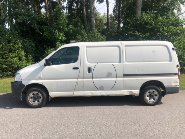 930355-2 Toyota HiAce 2.5 4WD -2011