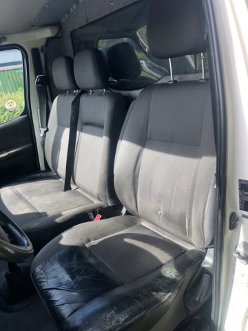 930355-20 Toyota HiAce 2.5 4WD -2011