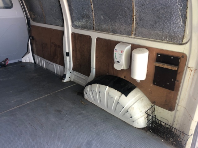 930355-33 Toyota HiAce 2.5 4WD -2011