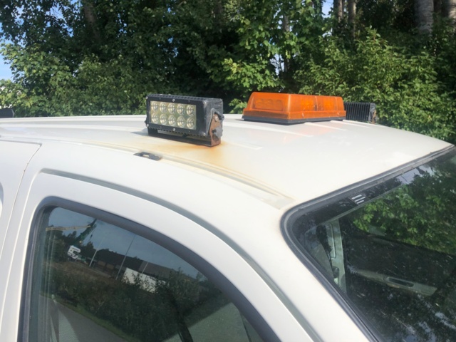 930355-37 Toyota HiAce 2.5 4WD -2011