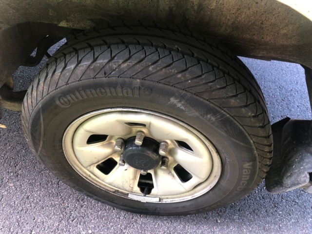 930355-42 Toyota HiAce 2.5 4WD -2011