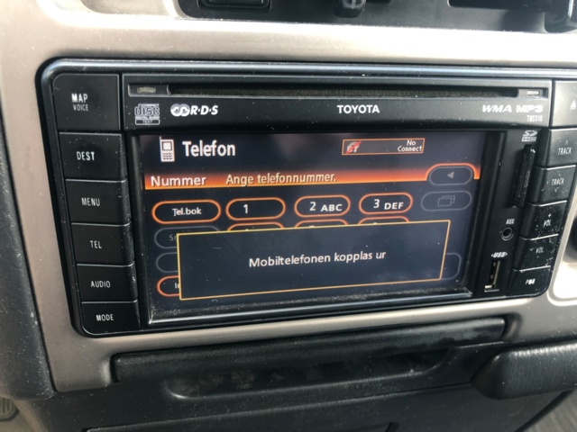 930355-14 Toyota HiAce 2.5 4WD -2011