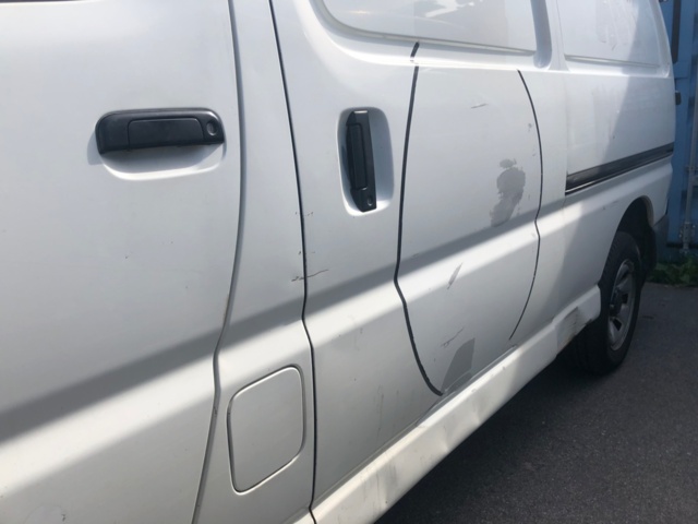 930355-54 Toyota HiAce 2.5 4WD -2011