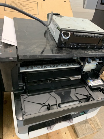 929946-4 Sortiment med diverse elektronik