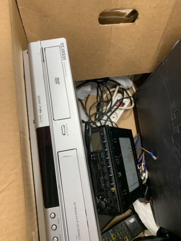 929946-14 Sortiment med diverse elektronik