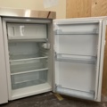 930522-2 Kitchen bench with sink cupboard and fridge-freezer