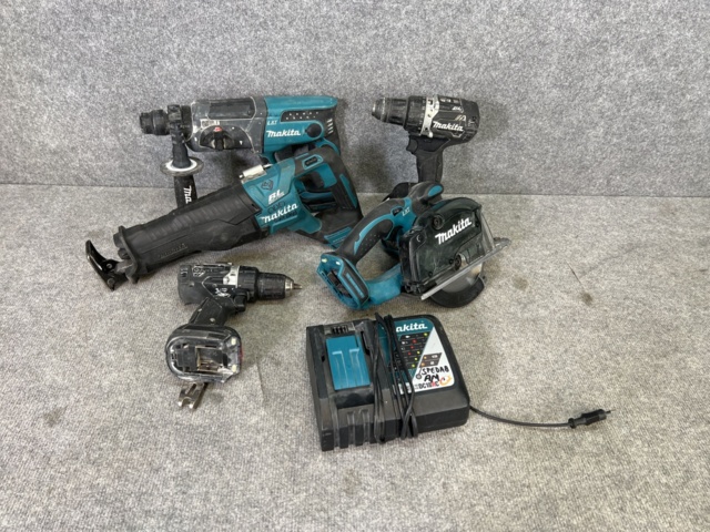 922737-1 Tool kit with various Makita tools