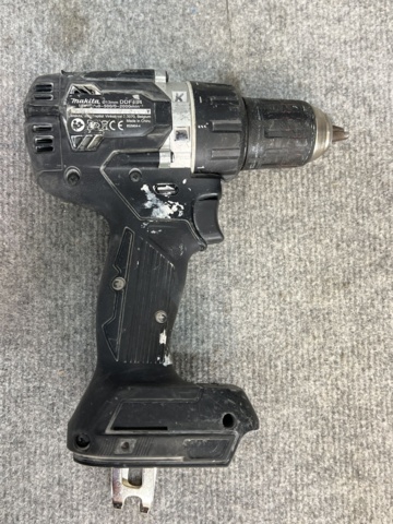 922737-8 Tool kit with various Makita tools