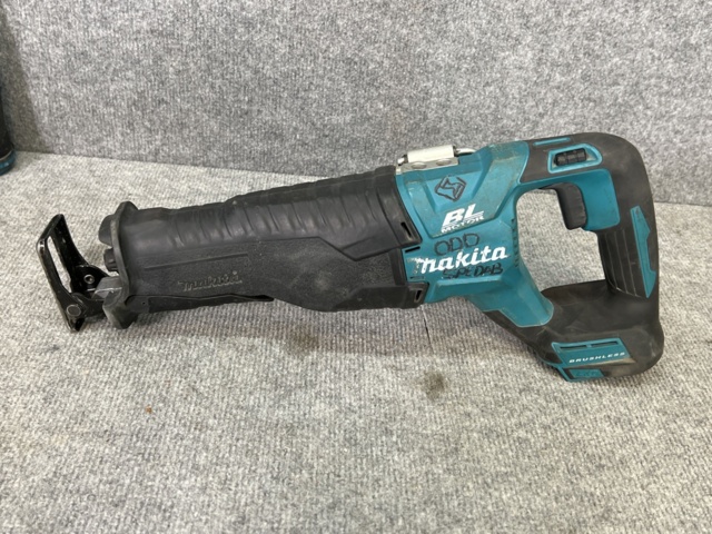 922737-10 Tool kit with various Makita tools