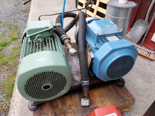 887531-1 2st Högtryckspumpar för hydraulik (pump 3-4)