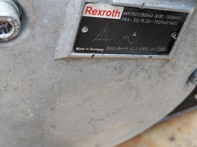 887531-9 2st Högtryckspumpar för hydraulik (pump 3-4)