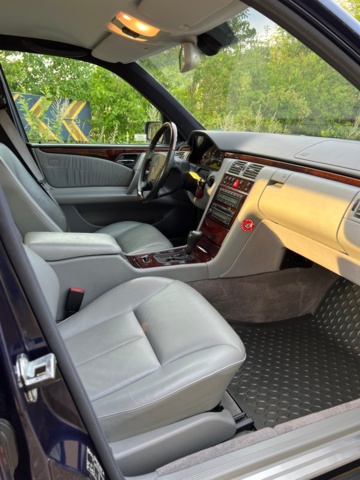 906887-14 Mercedes-Benz E 320 Automatic, V6, 224hp, 1998 (Only 4,4470 km)