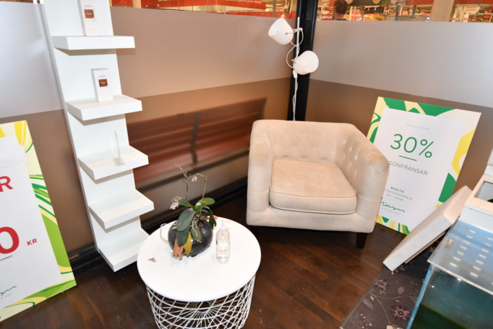 932787-3 Complete beauty salon