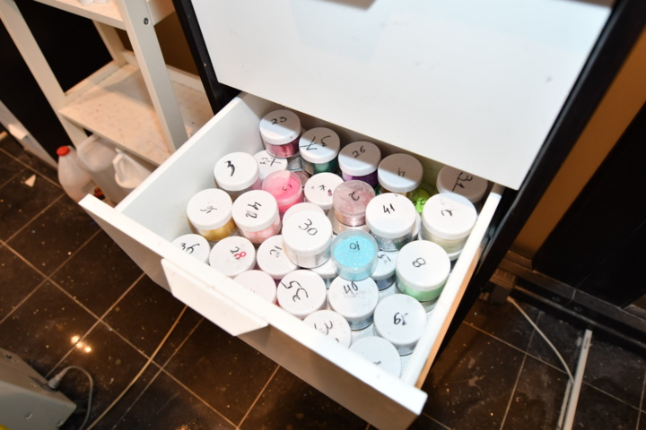 932787-15 Complete beauty salon