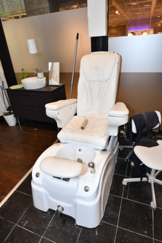 932787-25 Complete beauty salon