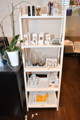 932787-40 Complete beauty salon