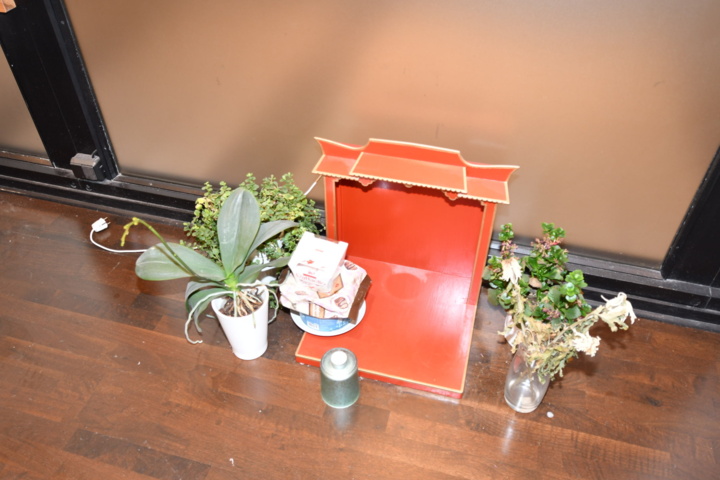 932787-47 Complete beauty salon