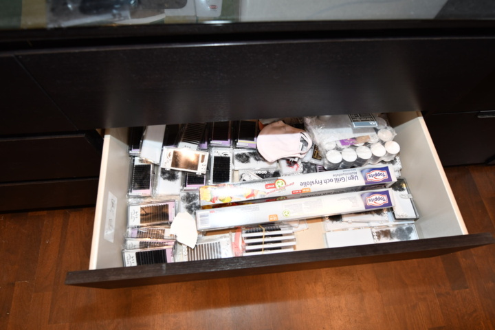 932787-51 Complete beauty salon