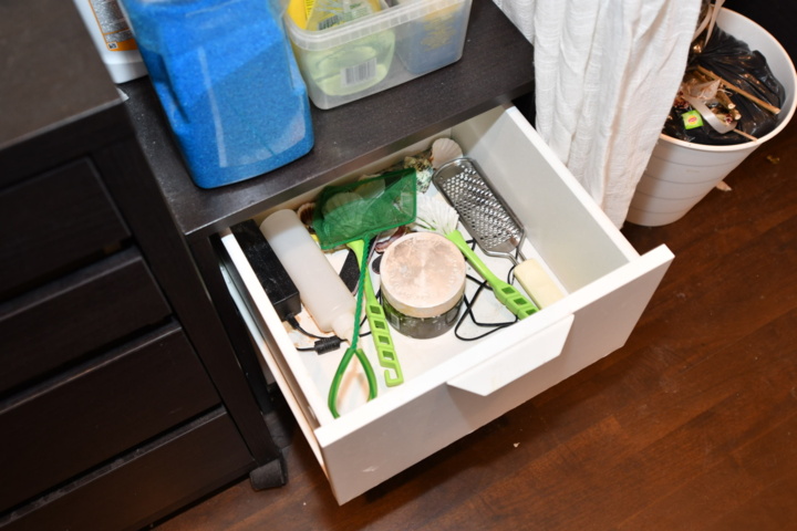 932787-58 Complete beauty salon