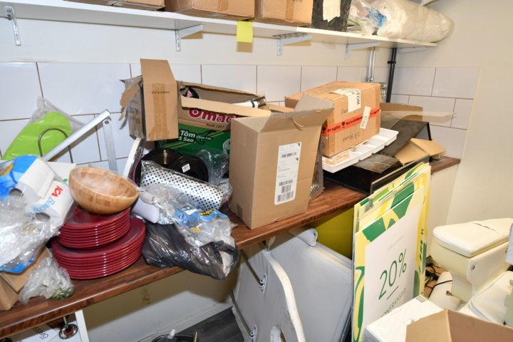 932787-68 Complete beauty salon