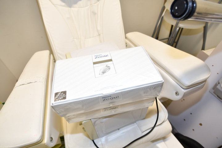 932787-73 Complete beauty salon