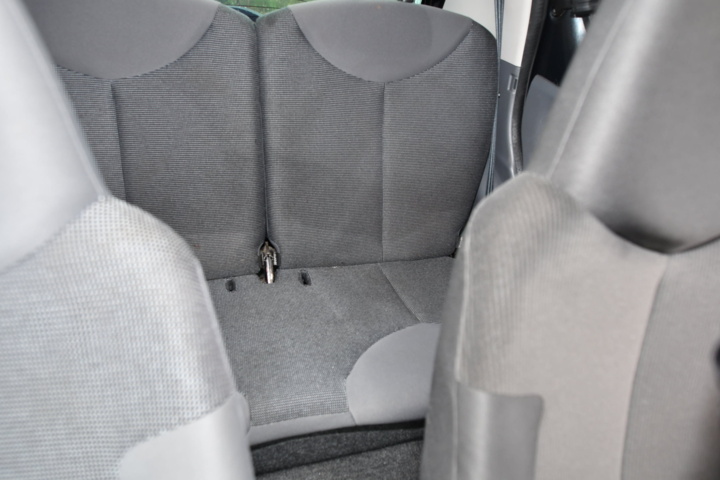 932846-10 Peugeot 107 5-door 1.0 - 2007