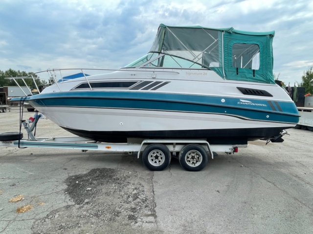 906886-5 Motorboat Chaparral 240 Signature, 1994