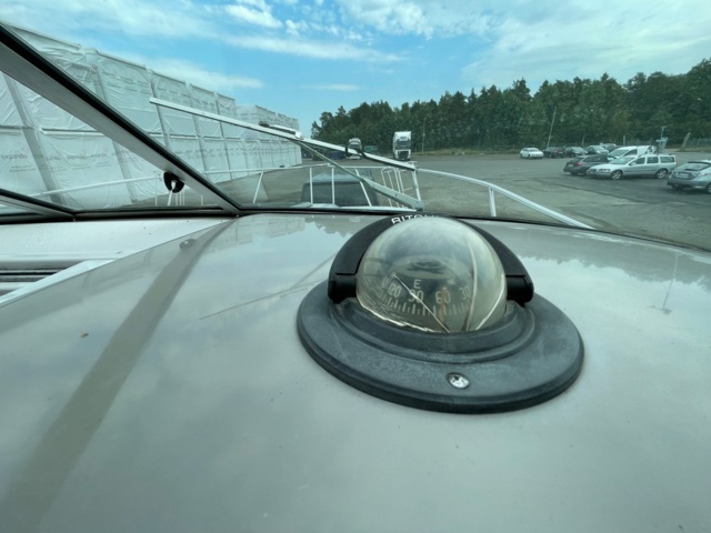 906886-13 Motorboat Chaparral 240 Signature, 1994