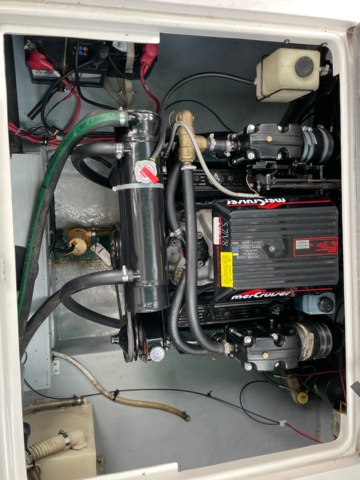 906886-29 Motorboat Chaparral 240 Signature, 1994