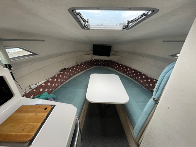 906886-19 Motorboat Chaparral 240 Signature, 1994