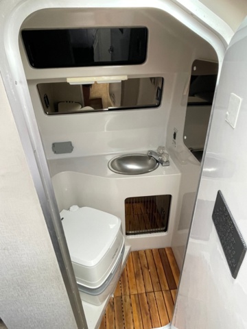 906886-23 Motorboat Chaparral 240 Signature, 1994