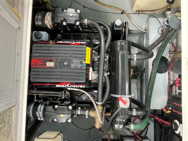 906886-31 Motorboat Chaparral 240 Signature, 1994