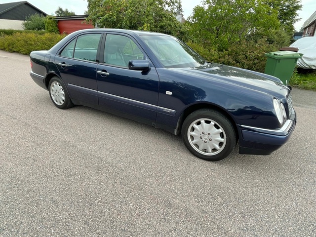 906887-6 Mercedes-Benz E 320 Automatic, V6, 224hp, 1998 (Only 4,4470 km)