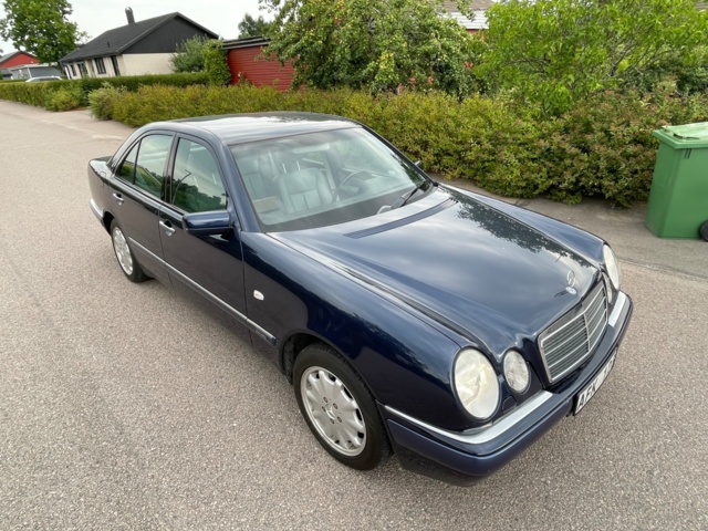 906887-7 Mercedes-Benz E 320 Automatic, V6, 224hp, 1998 (Only 4,4470 km)