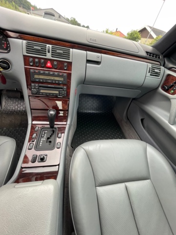 906887-13 Mercedes-Benz E 320 Automatic, V6, 224hp, 1998 (Only 4,4470 km)