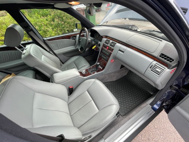 906887-15 Mercedes-Benz E 320 Automatic, V6, 224hp, 1998 (Only 4,4470 km)