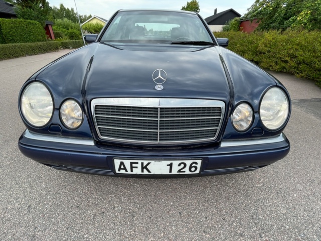 906887-23 Mercedes-Benz E 320 Automatic, V6, 224hp, 1998 (Only 4,4470 km)
