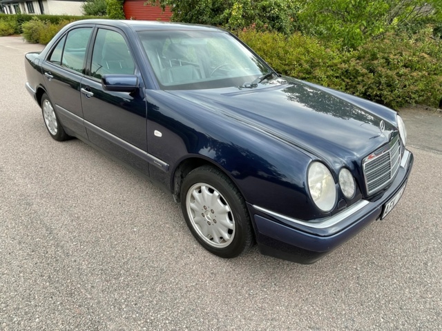 906887-10 Mercedes-Benz E 320 Automatic, V6, 224hp, 1998 (Only 4,4470 km)