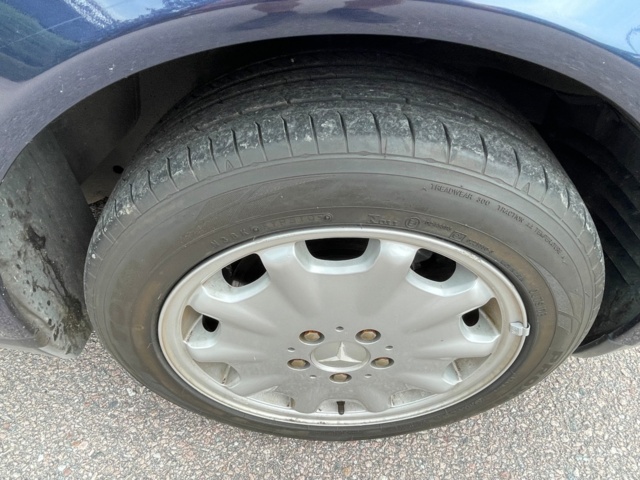 906887-29 Mercedes-Benz E 320 Automatic, V6, 224hp, 1998 (Only 4,4470 km)