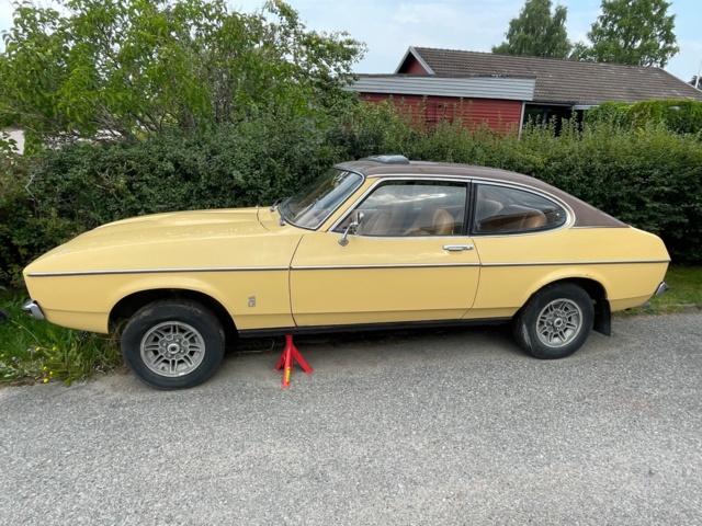 906888-2 Ford Capri 2.3 V6 Ghia Automatic, 108hp, 1975 (complete repair item, only 5,304 miles)