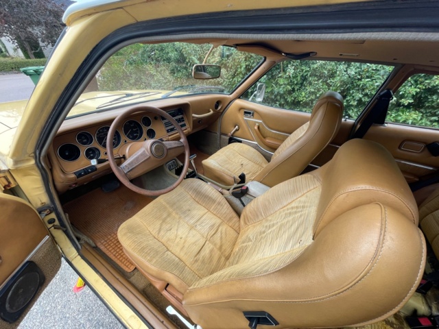 906888-9 Ford Capri 2.3 V6 Ghia Automatic, 108hp, 1975 (complete repair item, only 5,304 miles)