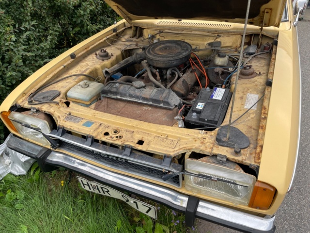 906888-22 Ford Capri 2.3 V6 Ghia Automatic, 108hp, 1975 (complete repair item, only 5,304 miles)