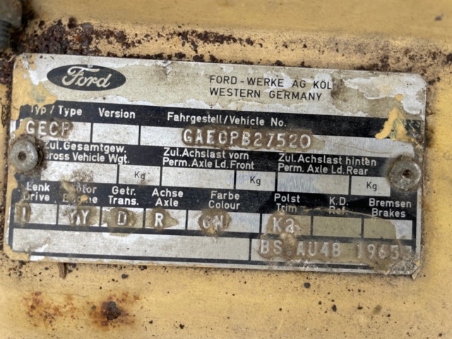 906888-26 Ford Capri 2.3 V6 Ghia Automatic, 108hp, 1975 (complete repair item, only 5,304 miles)
