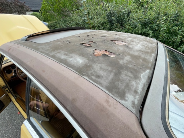 906888-27 Ford Capri 2.3 V6 Ghia Automatic, 108hp, 1975 (complete repair item, only 5,304 miles)