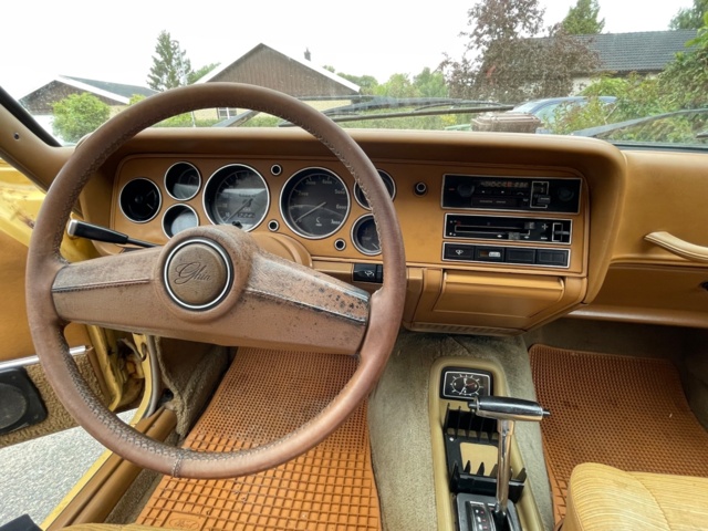 906888-11 Ford Capri 2.3 V6 Ghia Automatic, 108hp, 1975 (complete repair item, only 5,304 miles)