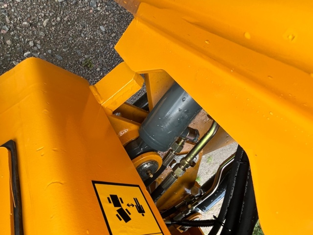 932971-8 Multiloader L20 wheel loader 2022 with equipment