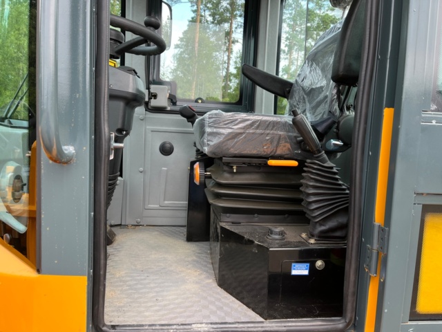 932971-19 Multiloader L20 wheel loader 2022 with equipment