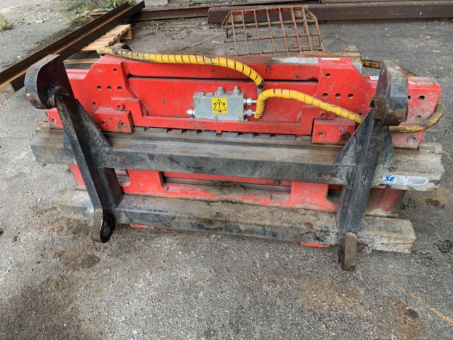 931590-5 Beam clamp Bolzoni Auramo B-400PFE -2018