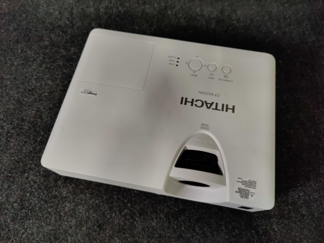 925624-2 Projector Hitachi CP-EX250N